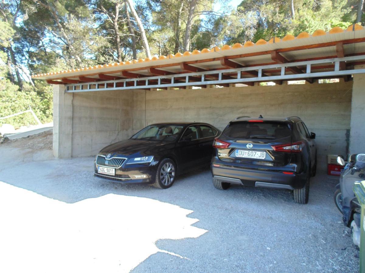 Villa Apartments Mate Cebalo Lumbarda Exterior foto