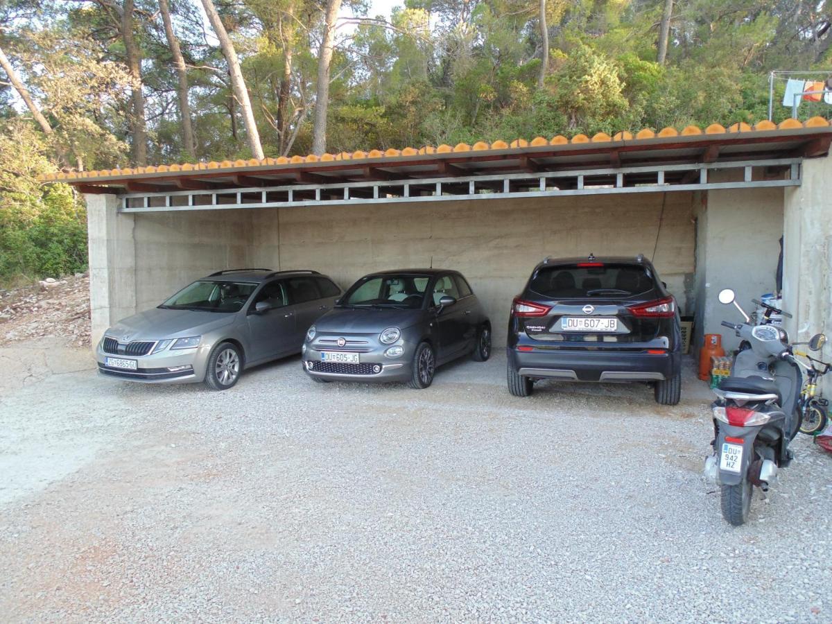 Villa Apartments Mate Cebalo Lumbarda Exterior foto